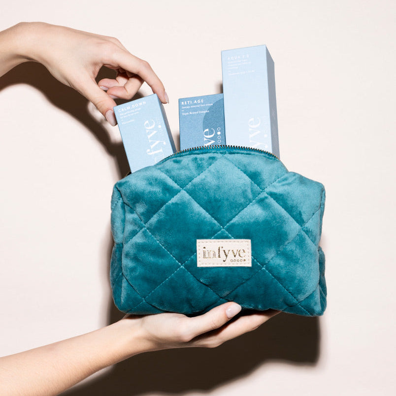 LA.POCHETTE INFYVE – idea regalo beauty in velluto trapuntato, lifestyle