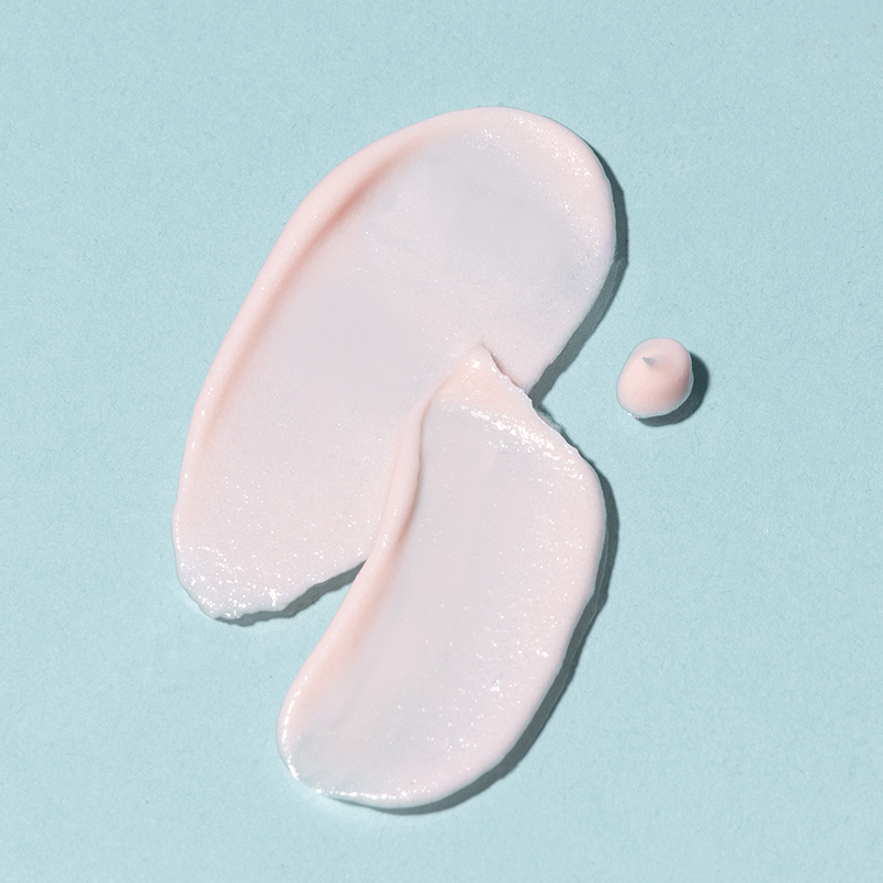 Texture EYE.LIGHT INFYVE Beauty – crema contorno occhi leggera e setosa su sfondo azzurro