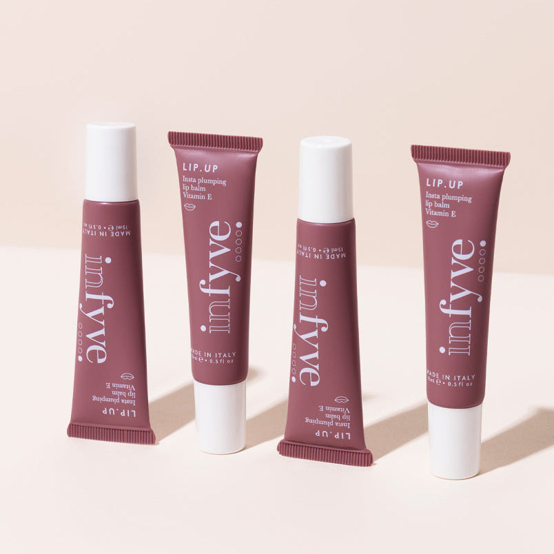 LIP.UP Insta Plumping Lip Balm INFYVE Beauty – quattro tubi viola con Vitamina E, balsamo labbra Made in Italy