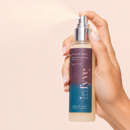 Applicazione MILKY.OIL Body Spray INFYVE Beauty – spray nutriente corpo con Karité e Vit E